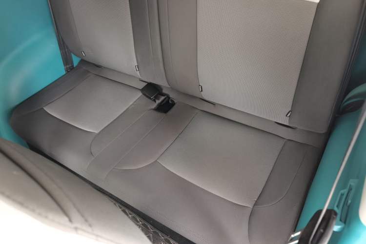 Used CHANGAN NEVO Lumin 2022 155 km – Refreshingly Sweet Edition Left Rear Seat
