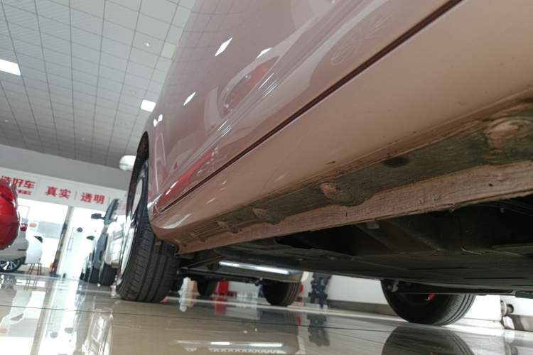 Used CHANGAN NEVO Lumin 2022 210km Sweet Edition Right Side Sill