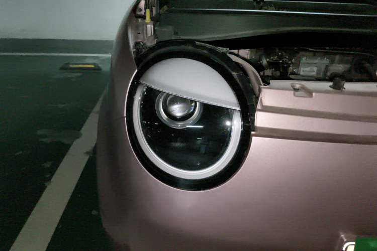Used CHANGAN NEVO Lumin 2022 210km Sweet Edition Right Front Headlight