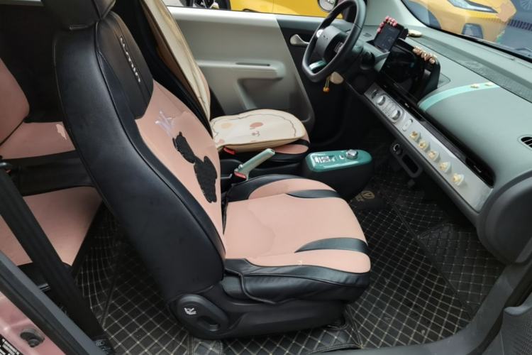 Used CHANGAN NEVO Lumin 2022 155 km – Refreshingly Sweet Edition Right Front Seat