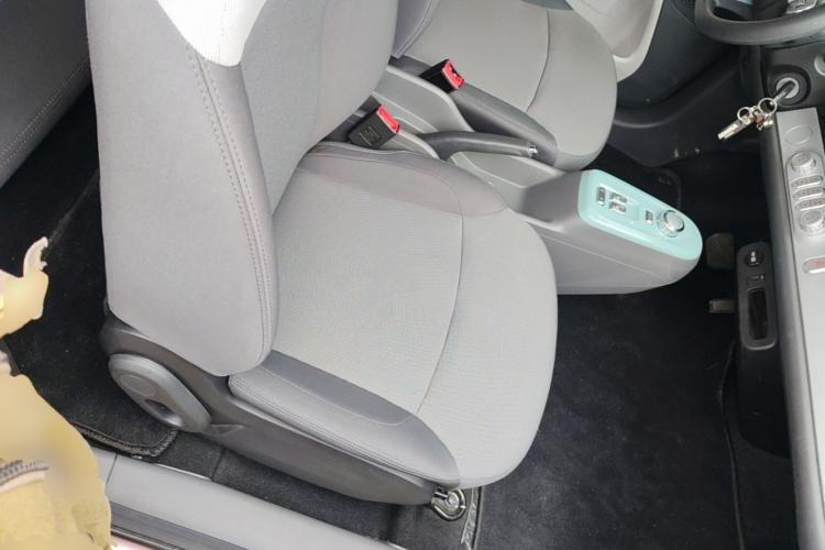 Used CHANGAN NEVO Lumin 2022 155 km – Refreshingly Sweet Edition Right Front Seat