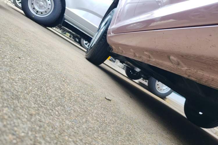 Used CHANGAN NEVO Lumin 2022 155 km – Refreshingly Sweet Edition Right Side Sill