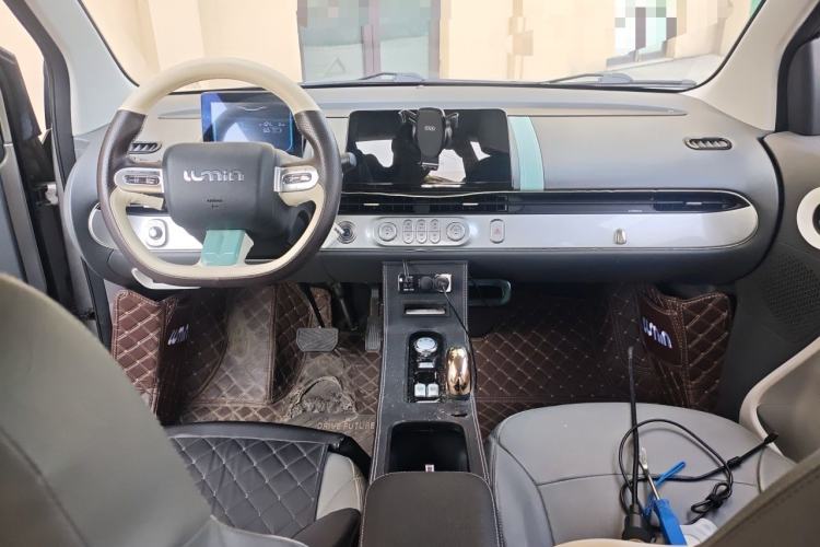 Used CHANGAN NEVO Lumin 2022 210km Sweet Edition Center Console