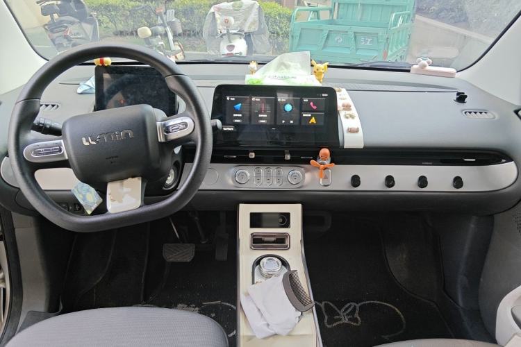 Used CHANGAN NEVO Lumin 2022 210km Sweet Edition Center Console