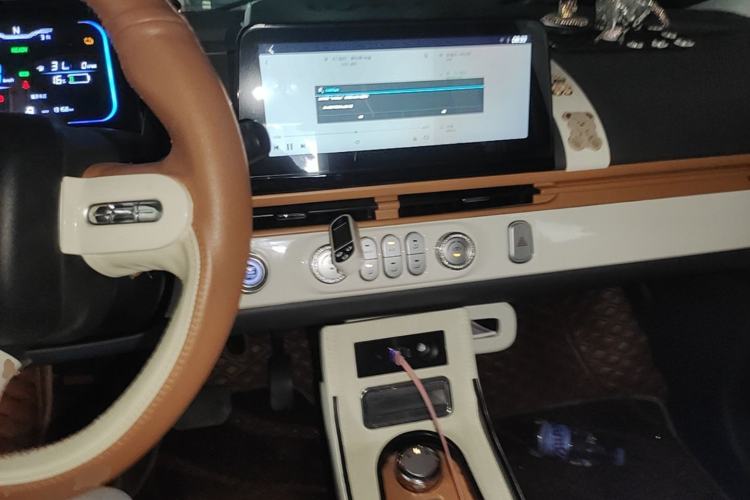 Used CHANGAN NEVO Lumin 2022 210km Sweet Edition Center Console