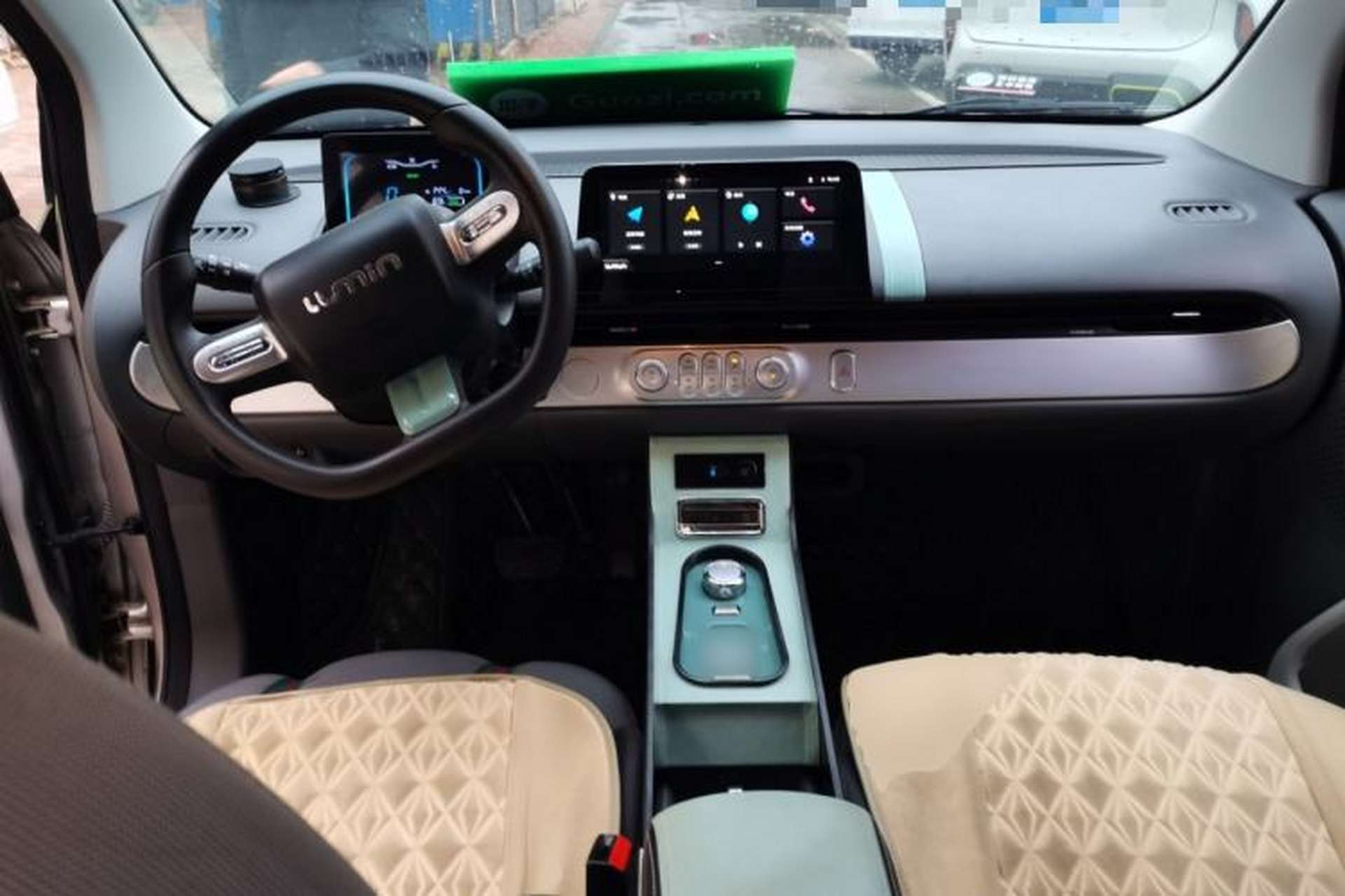 Used CHANGAN NEVO Lumin 2022 210km Sweet Edition Center Console