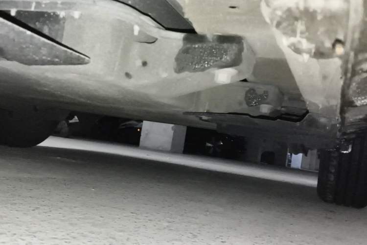 Used CHANGAN NEVO Lumin 2022 155 km – Refreshingly Sweet Edition Chassis Rear Left