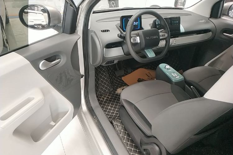 Used CHANGAN NEVO Lumin 2022 155 km – Refreshingly Sweet Edition Driver Seat