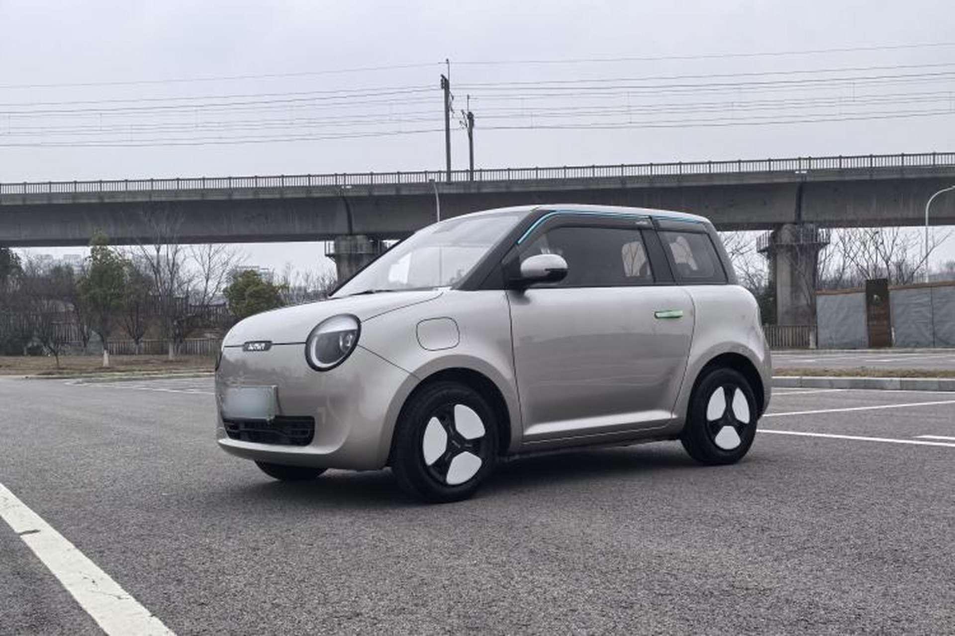 Used CHANGAN NEVO Lumin 2022 210km Sweet Edition Exterior 6