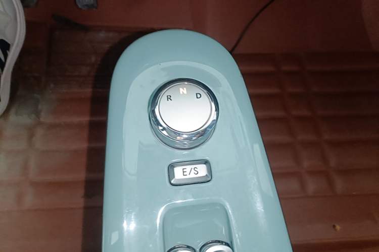 Used CHANGAN NEVO Lumin 2022 155 km – Refreshingly Sweet Edition Gear Lever