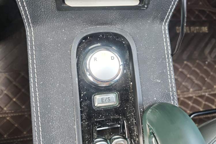 Used CHANGAN NEVO Lumin 2022 210km Sweet Edition Gear Lever