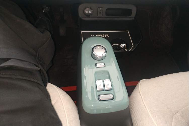 Used CHANGAN NEVO Lumin 2022 210km Sweet Edition Gear Lever