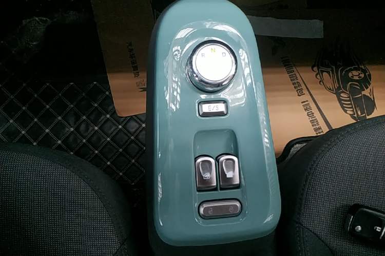 Used CHANGAN NEVO Lumin 2022 155 km – Refreshingly Sweet Edition Gear Lever