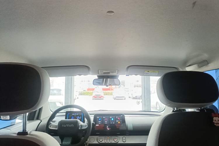 Used CHANGAN NEVO Lumin 2022 155 km – Refreshingly Sweet Edition Headliner