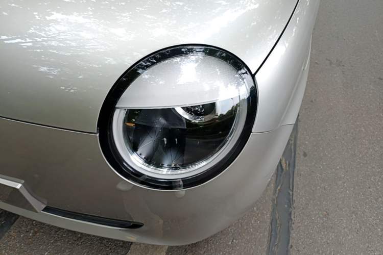 Used CHANGAN NEVO Lumin 2022 155 km – Refreshingly Sweet Edition Left Front Headlight
