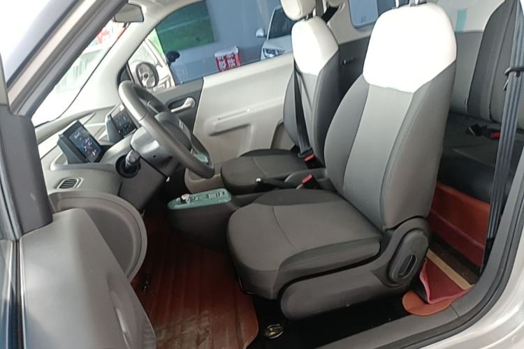 Used CHANGAN NEVO Lumin 2022 155 km – Refreshingly Sweet Edition Left Front Seat