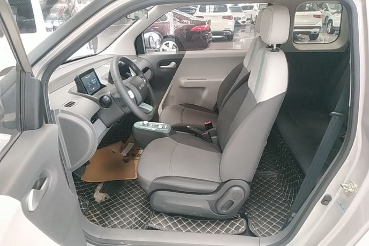Used CHANGAN NEVO Lumin 2022 155 km – Refreshingly Sweet Edition Left Front Seat
