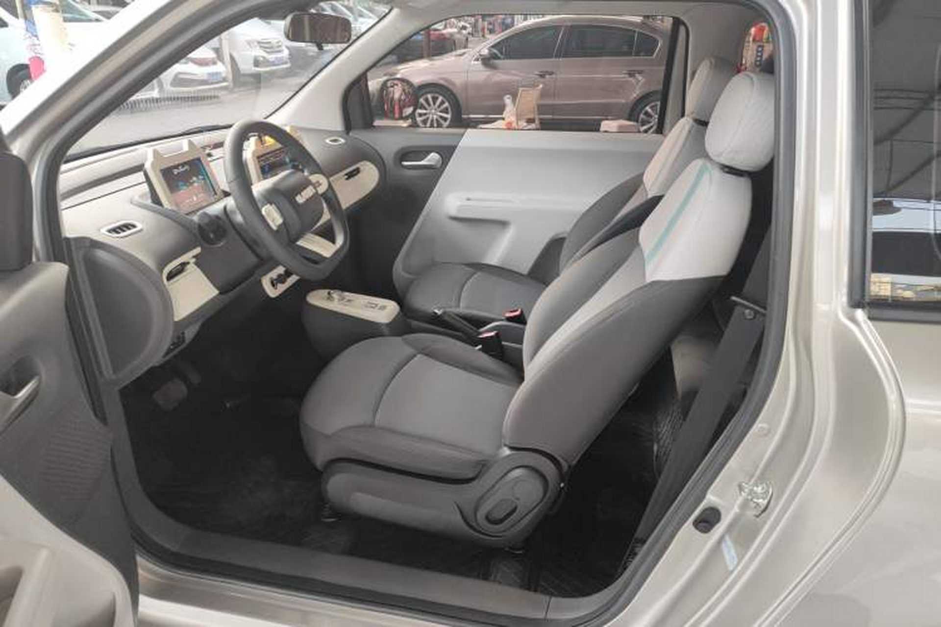 Used CHANGAN NEVO Lumin 2022 155 km – Refreshingly Sweet Edition Left Front Seat