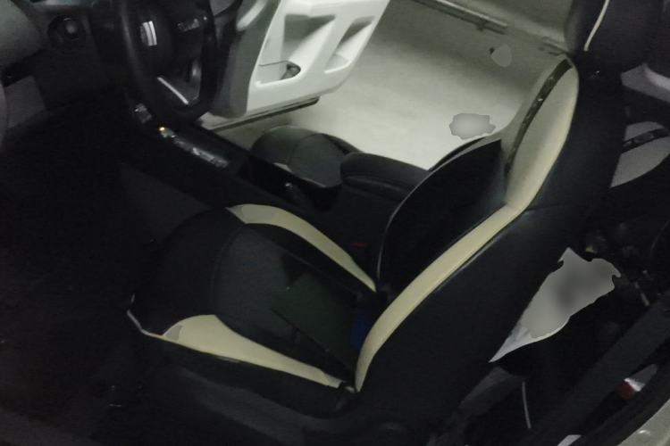 Used CHANGAN NEVO Lumin 2022 155 km – Refreshingly Sweet Edition Left Front Seat