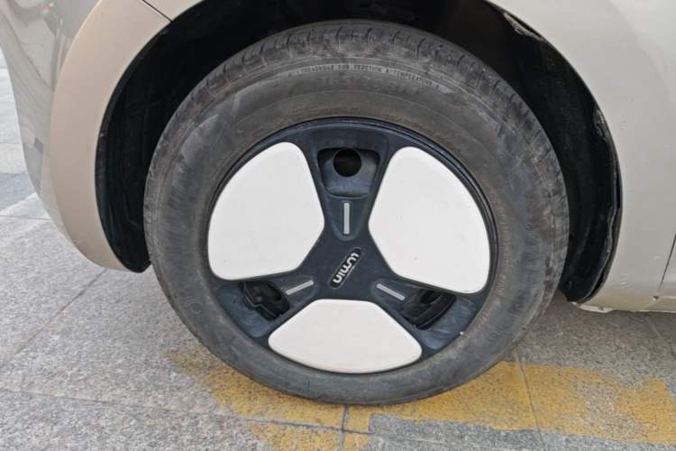 Used CHANGAN NEVO Lumin 2022 155 km – Refreshingly Sweet Edition Left Front Wheel Hub
