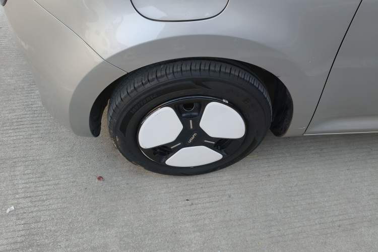 Used CHANGAN NEVO Lumin 2022 210km Sweet Edition Left Front Wheel Hub