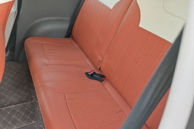Used CHANGAN NEVO Lumin 2022 155 km – Refreshingly Sweet Edition Left Rear Seat