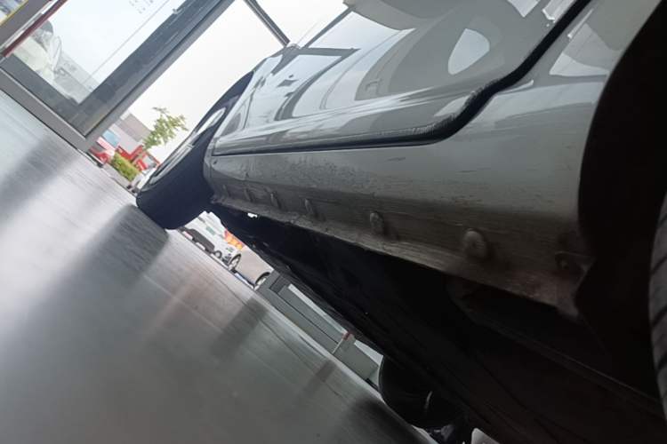 Used CHANGAN NEVO Lumin 2022 155 km – Refreshingly Sweet Edition Left Side Sill