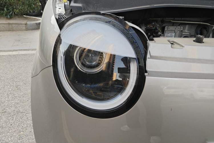 Used CHANGAN NEVO Lumin 2022 210km Sweet Edition Right Front Headlight
