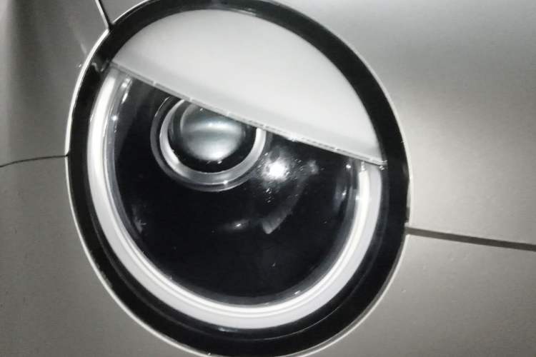 Used CHANGAN NEVO Lumin 2022 155 km – Refreshingly Sweet Edition Right Front Headlight