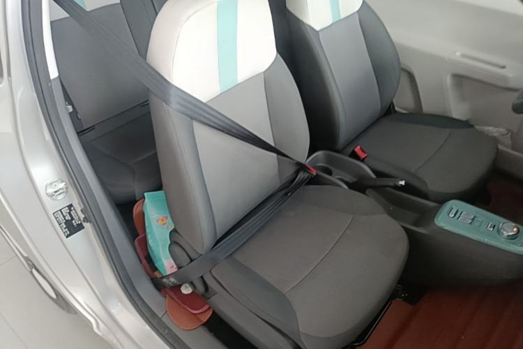 Used CHANGAN NEVO Lumin 2022 155 km – Refreshingly Sweet Edition Right Front Seat