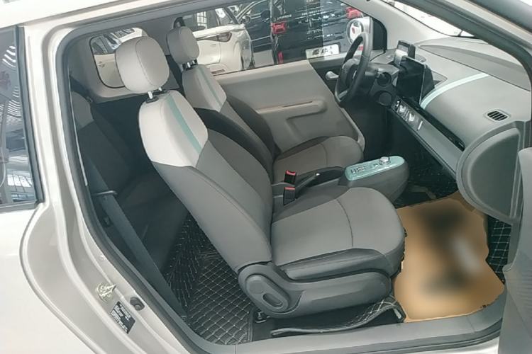 Used CHANGAN NEVO Lumin 2022 155 km – Refreshingly Sweet Edition Right Front Seat