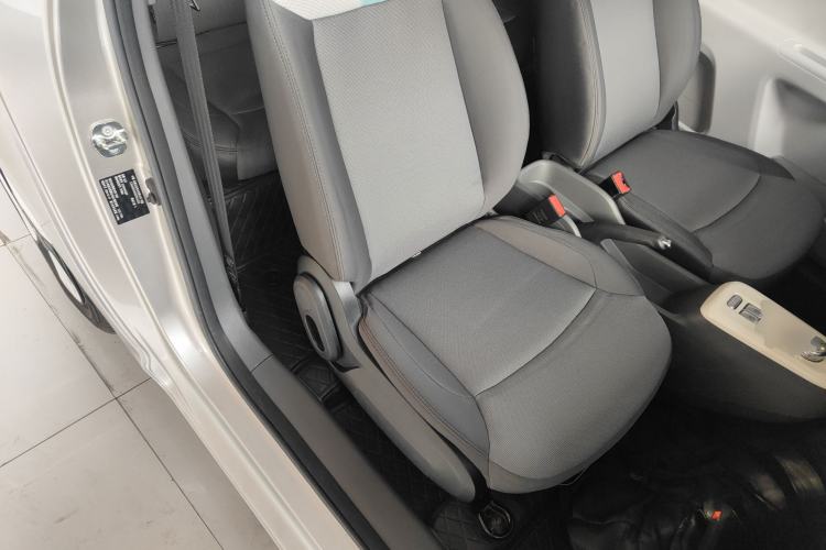 Used CHANGAN NEVO Lumin 2022 155 km – Refreshingly Sweet Edition Right Front Seat