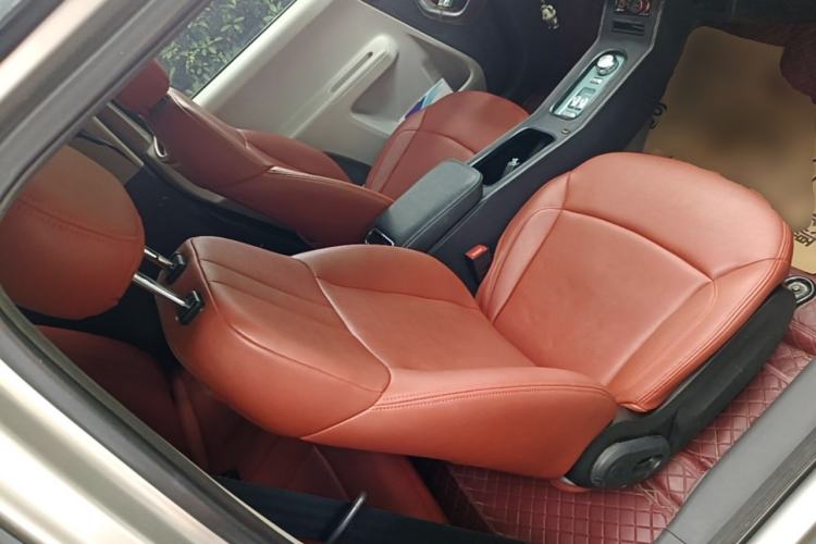 Used CHANGAN NEVO Lumin 2022 155 km – Refreshingly Sweet Edition Right Front Seat