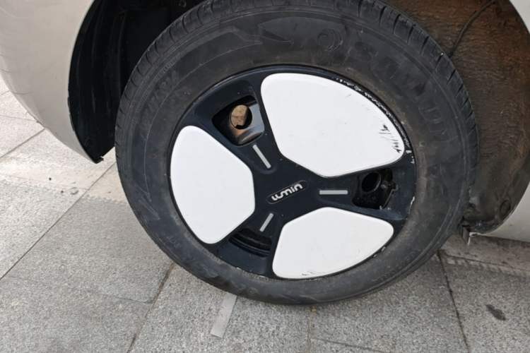 Used CHANGAN NEVO Lumin 2022 155 km – Refreshingly Sweet Edition Right Rear Wheel Hub