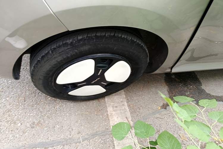 Used CHANGAN NEVO Lumin 2022 155 km – Refreshingly Sweet Edition Right Rear Wheel Hub