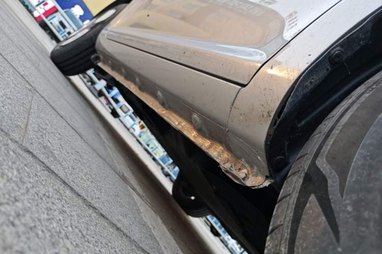Used CHANGAN NEVO Lumin 2022 155 km – Refreshingly Sweet Edition Right Side Sill