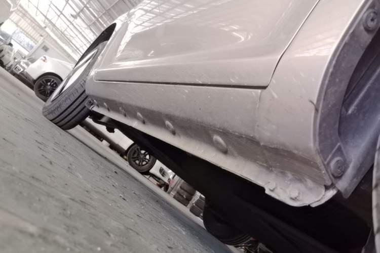 Used CHANGAN NEVO Lumin 2022 210km Sweet Edition Right Side Sill