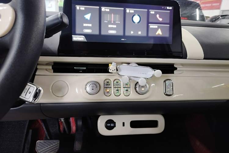 Used CHANGAN NEVO Lumin 2022 155 km – Refreshingly Sweet Edition Audio And AC Panel
