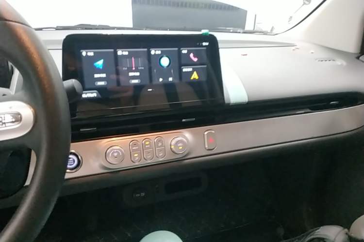 Used CHANGAN NEVO Lumin 2022 155 km – Refreshingly Sweet Edition Audio And AC Panel