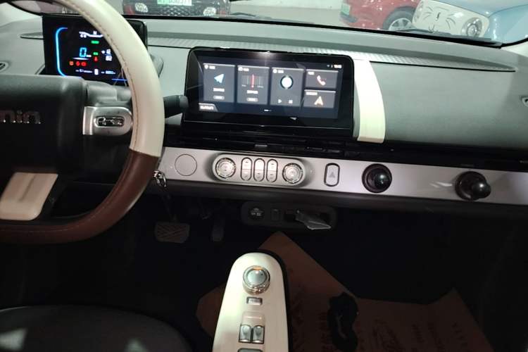 Used CHANGAN NEVO Lumin 2022 155 km – Refreshingly Sweet Edition Audio And AC Panel