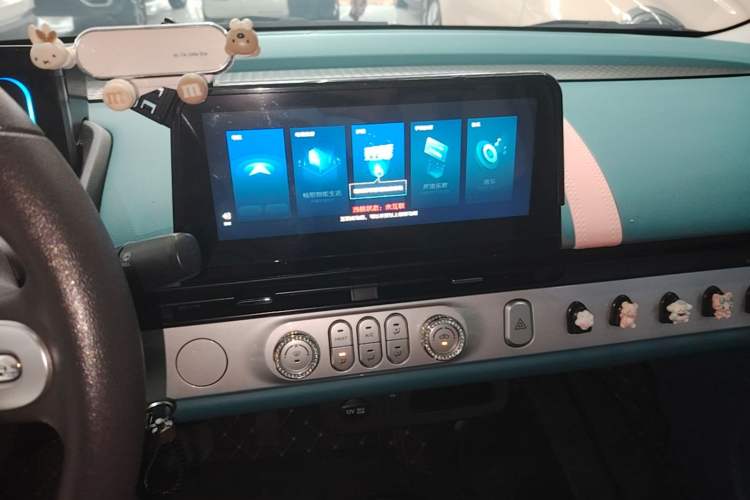 Used CHANGAN NEVO Lumin 2022 155 km – Refreshingly Sweet Edition Audio And AC Panel