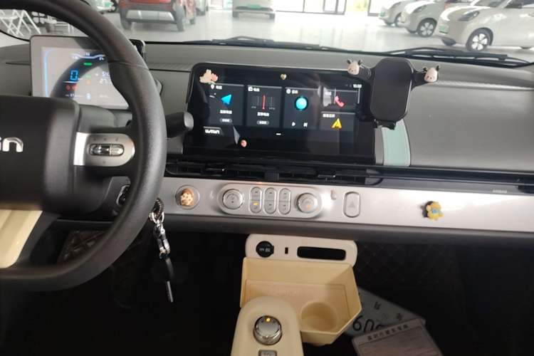 Used CHANGAN NEVO Lumin 2022 210km Sweet Edition Audio And AC Panel