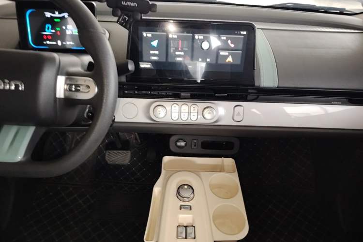 Used CHANGAN NEVO Lumin 2022 155 km – Refreshingly Sweet Edition Audio And AC Panel
