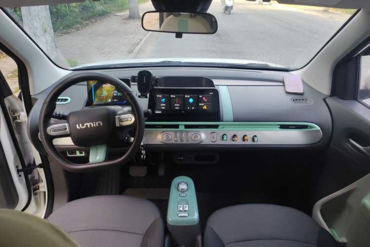 Used CHANGAN NEVO Lumin 2022 210km Sweet Edition Center Console
