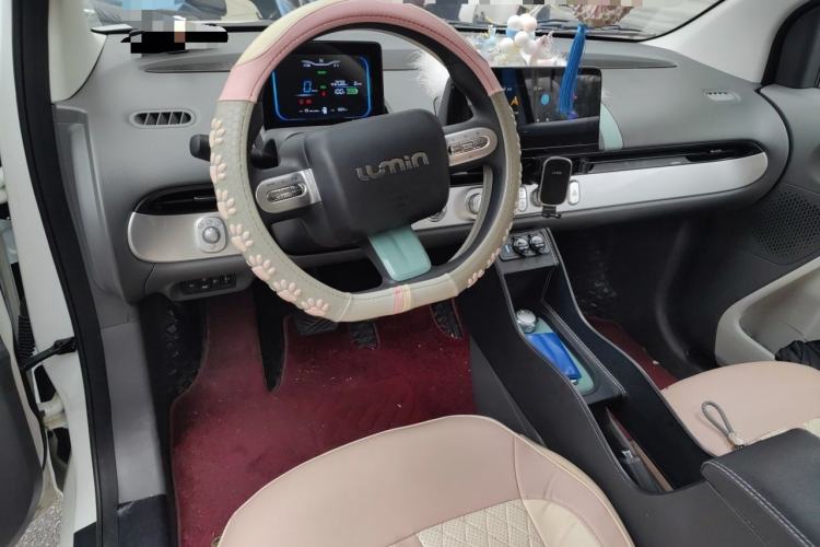 Used CHANGAN NEVO Lumin 2022 210km Sweet Edition Center Console