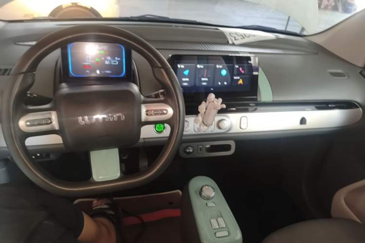 Used CHANGAN NEVO Lumin 2022 155 km – Refreshingly Sweet Edition Center Console