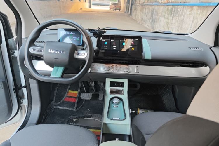 Used CHANGAN NEVO Lumin 2022 155 km – Refreshingly Sweet Edition Center Console