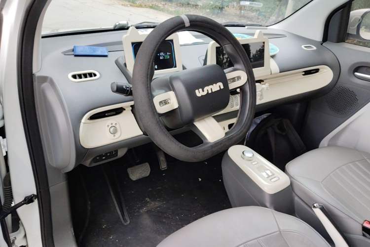Used CHANGAN NEVO Lumin 2022 155 km – Refreshingly Sweet Edition Center Console