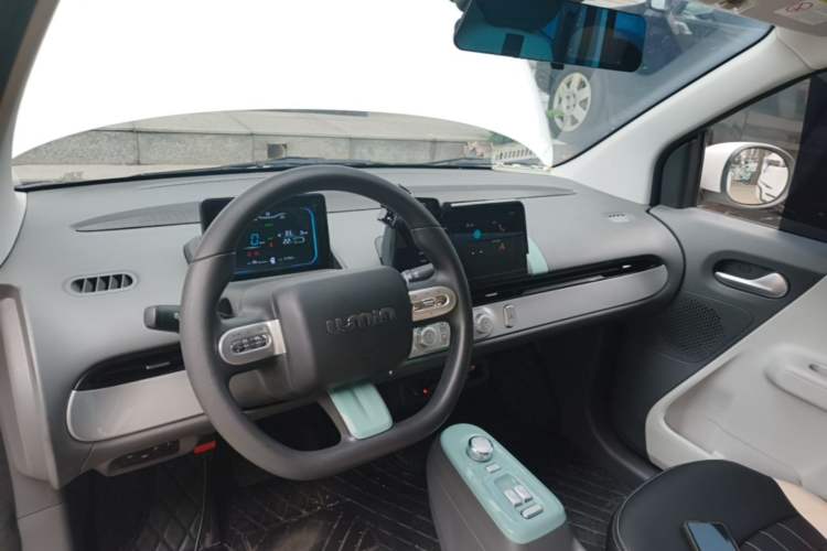 Used CHANGAN NEVO Lumin 2022 155 km – Refreshingly Sweet Edition Center Console