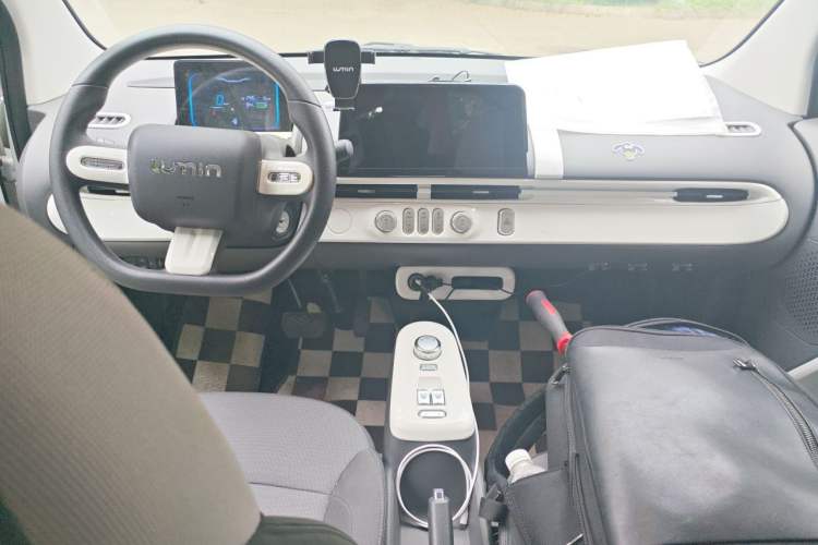 Used CHANGAN NEVO Lumin 2022 155 km – Refreshingly Sweet Edition Center Console